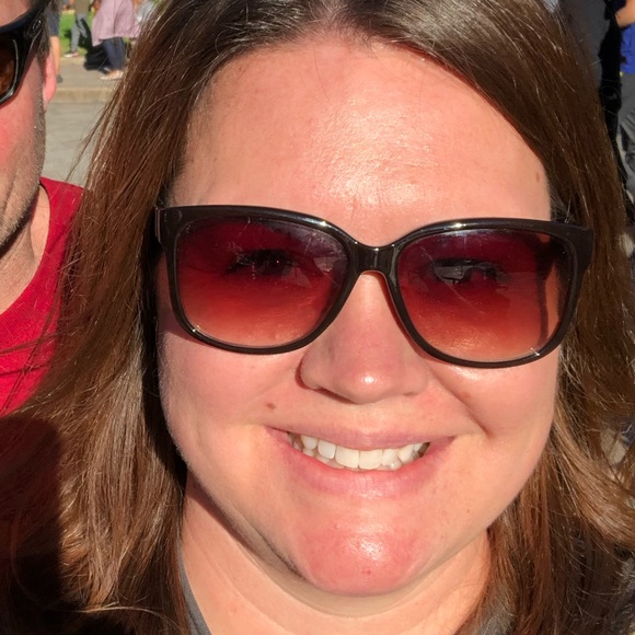 Meet your Posher, Ashley - Picture 1 of 1